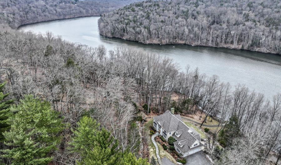 62 Riverford Rd, Brookfield, CT 06804 - 5 Beds, 5 Bath