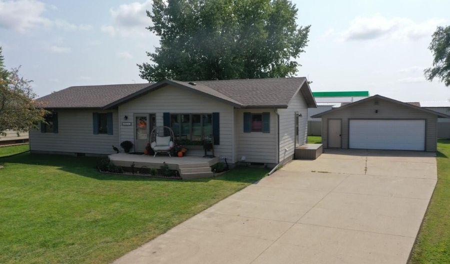 39491 Country Dr, Bath, SD 57427 - 5 Beds, 4 Bath