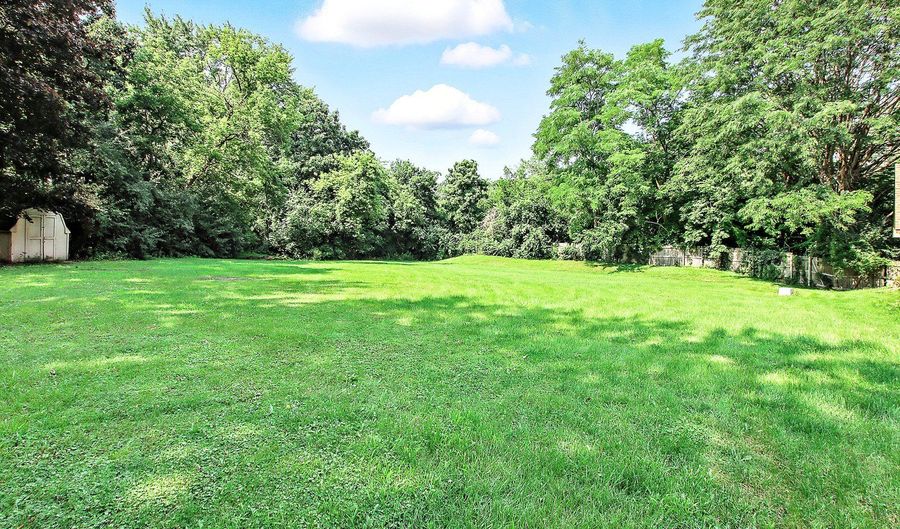 40553 N Trinity Ln, Antioch, IL 60002 - 4 Beds, 3 Bath