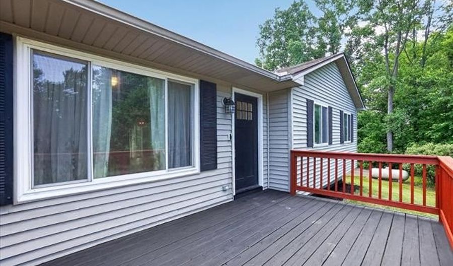 8280 W Rolston Rd, Argentine, MI 48451 - 3 Beds, 3 Bath