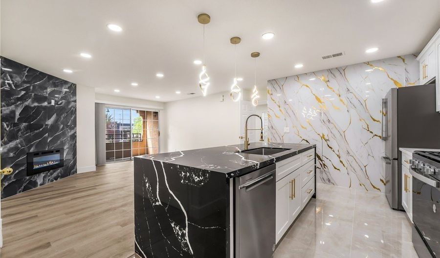 2200 S Fort Apache Rd 2073, Las Vegas, NV 89117 - 1 Beds, 1 Bath