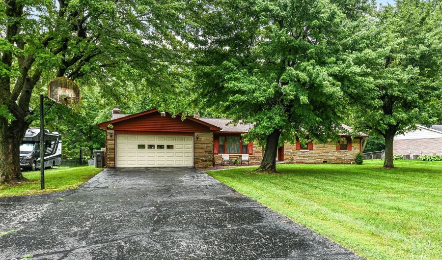 7209 Lindenwood Dr, Indianapolis, IN 46227 - 3 Beds, 2 Bath