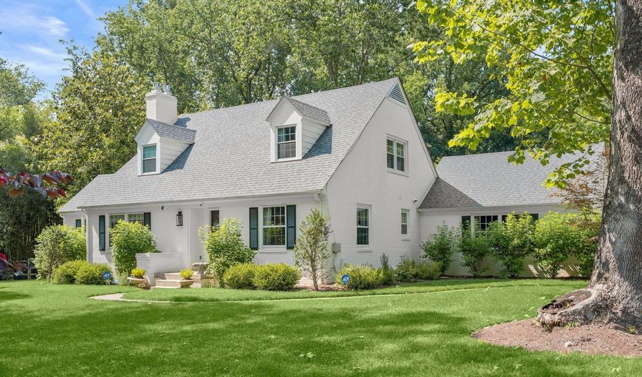 8436 BURNING TREE Rd, Bethesda, MD 20817 - 4 Beds, 3 Bath