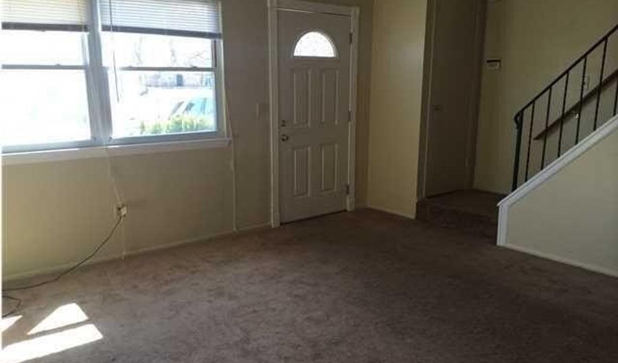 5 Ivy Pl, Asbury Park, NJ 07712 - 2 Beds, 2 Bath