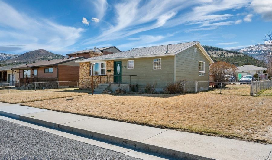 2011 Hamburg St, Anaconda, MT 59711 - 3 Beds, 2 Bath