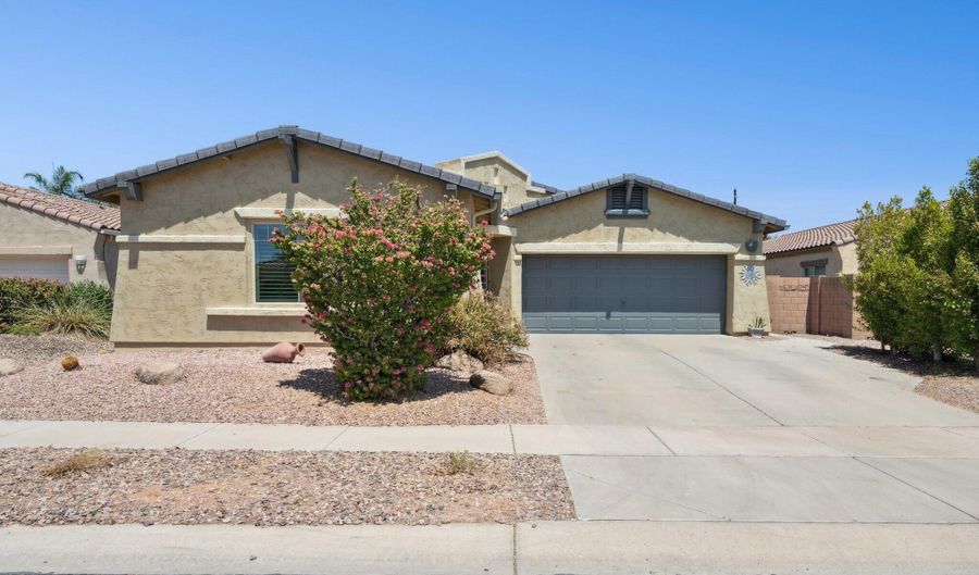 674 E LAS COLINAS Pl, Chandler, AZ 85249 - 5 Beds, 3 Bath