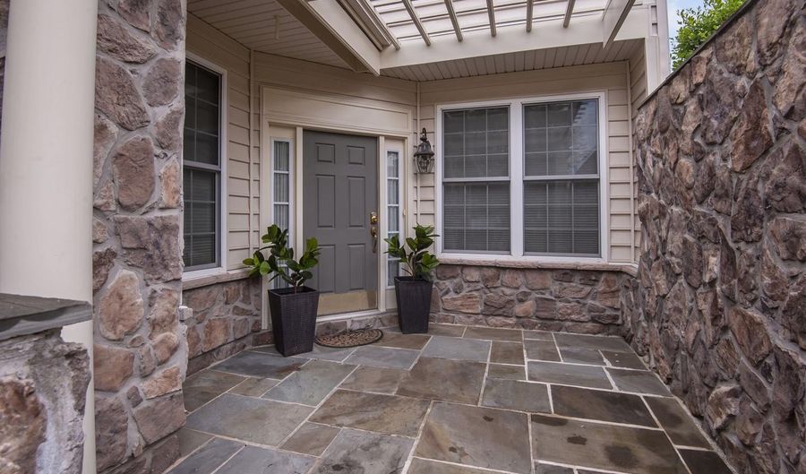 44357 OAKMONT MANOR Sq, Ashburn, VA 20147 - 3 Beds, 3 Bath