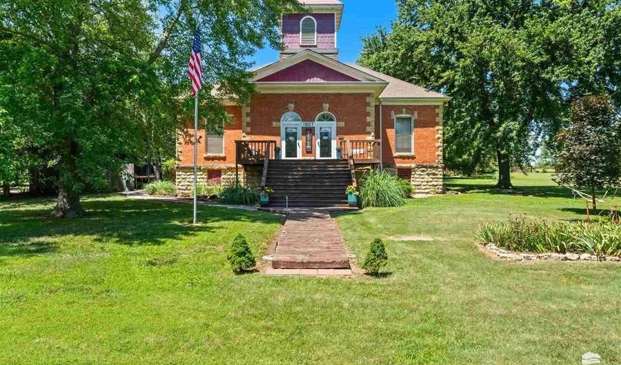 2331 W Detroit St, Abilene, KS 67410 - 3 Beds, 2 Bath