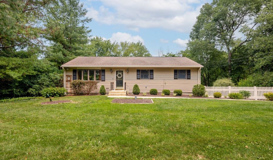 13 Birch Rd, Danbury, CT 06811 - 3 Beds, 2 Bath