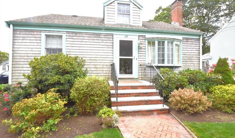 25 Foster Dr, Beverly, MA 01915 - 4 Beds, 2 Bath