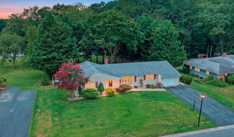 90 GREENVIEW Dr, Dover, DE 19901 - 3 Beds, 2 Bath
