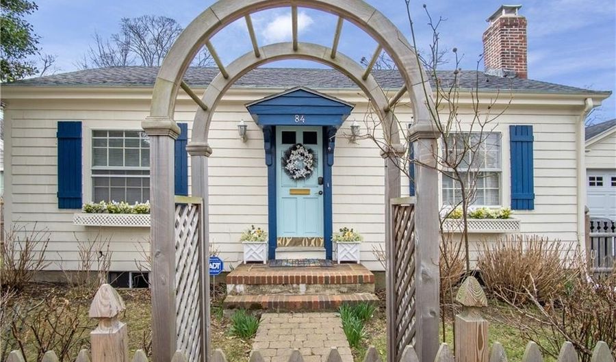 84 Third St, Newport, RI 02840 - 2 Beds, 1 Bath
