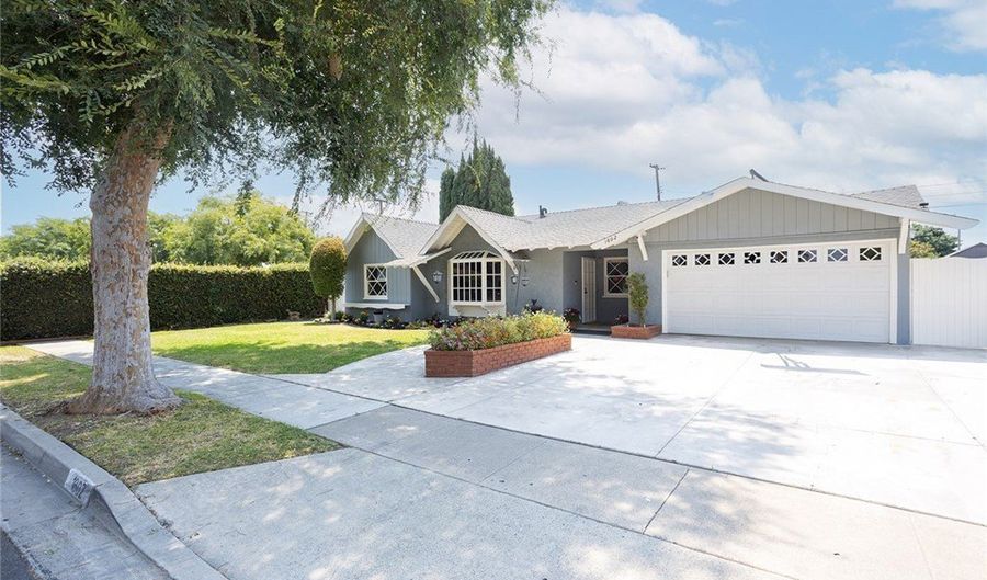 1802 W Harle Ave, Anaheim, CA 92804 - 4 Beds, 3 Bath