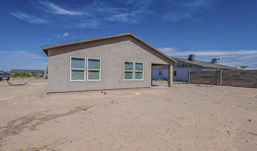 10805 W CAROUSEL Dr, Arizona City, AZ 85123 - 3 Beds, 2 Bath