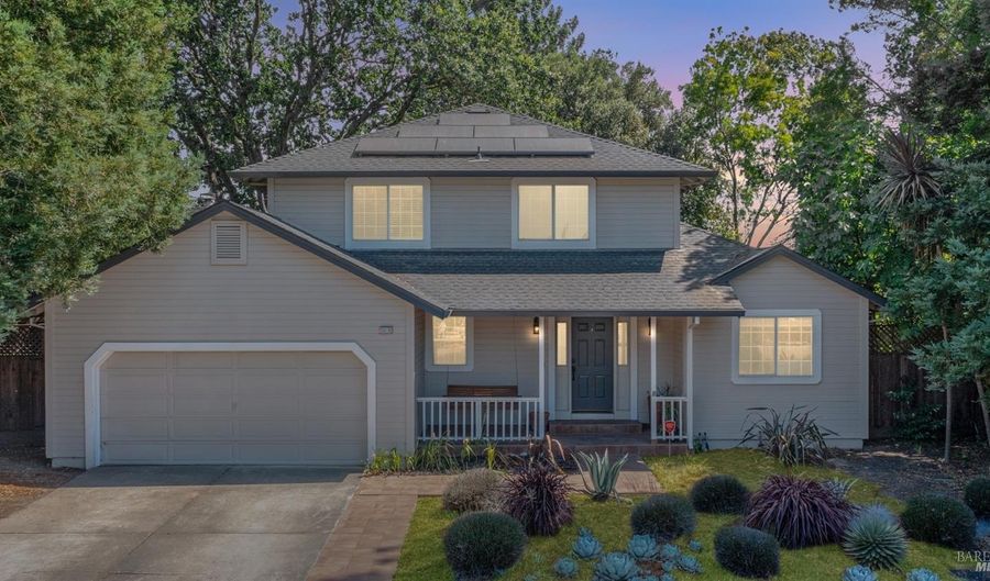 2318 S Hampton Cir, Santa Rosa, CA 95401 - 4 Beds, 3 Bath