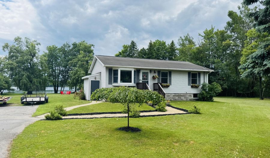 1712 Lakeview Dr, Alpena, MI 49707 - 3 Beds, 2 Bath