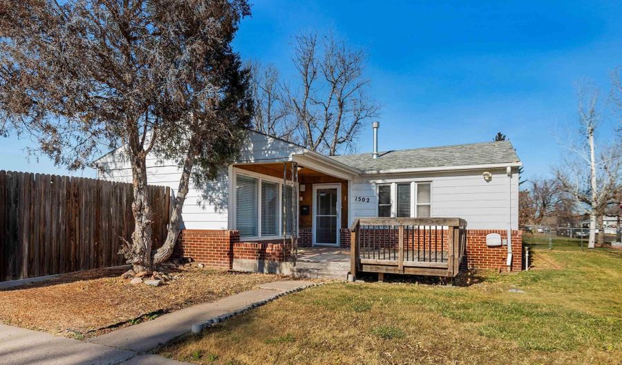 1502 WILLOW Dr, Cheyenne, WY 82001 - 3 Beds, 2 Bath