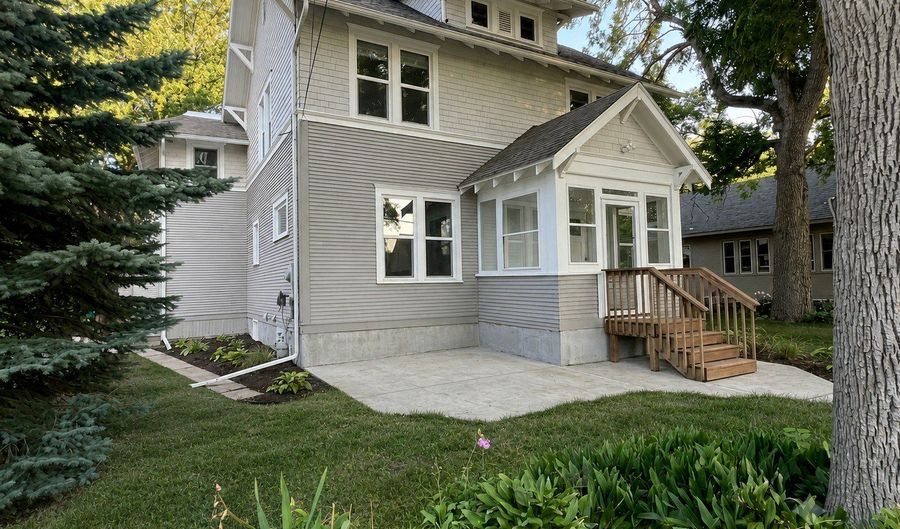 711 Clausen Ave, Albert Lea, MN 56007 - 5 Beds, 2 Bath
