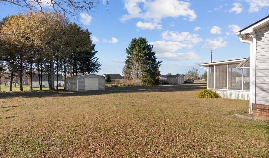 5435 Parris Bridge Rd, Boiling Springs, SC 29316 - 3 Beds, 2 Bath