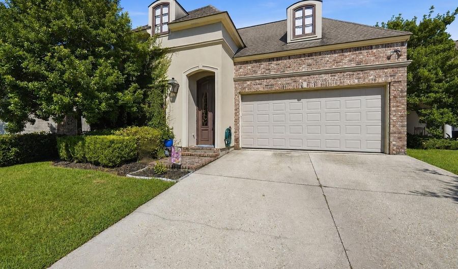 10634 Shoreline Dr, Baton Rouge, LA 70809 - 4 Beds, 3 Bath