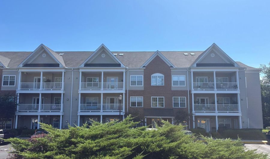 803 LATCHMERE Ct 104, Annapolis, MD 21401 - 3 Beds, 3 Bath