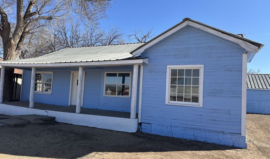 911 4th St, Abernathy, TX 79311 - 3 Beds, 2 Bath