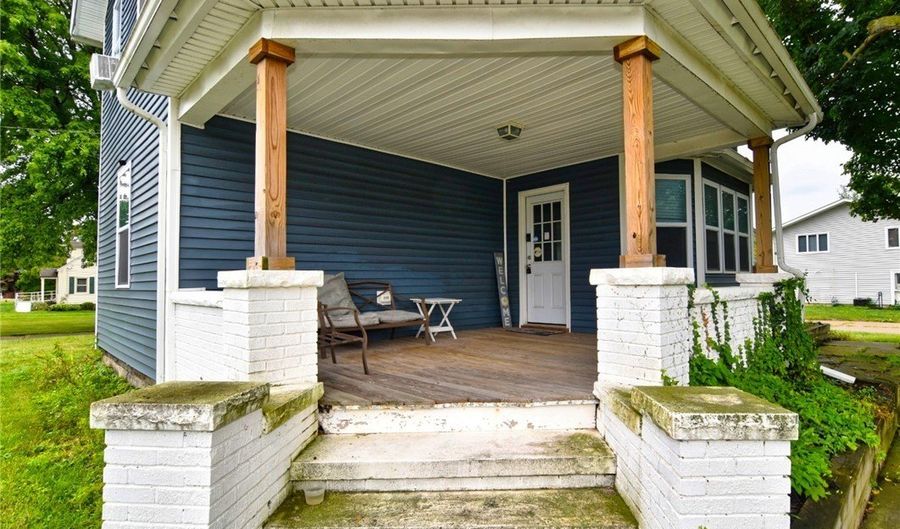 45055 N Ridge Rd, Amherst, OH 44001 - 4 Beds, 2 Bath