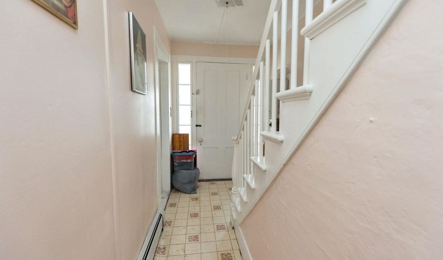 15 Main St, Allenstown, NH 03275 - 5 Beds, 2 Bath