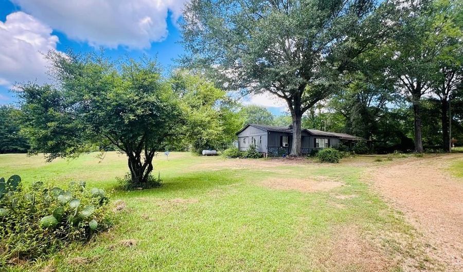 333 John Branch Rd, Batesville, MS 38606 - 3 Beds, 2 Bath