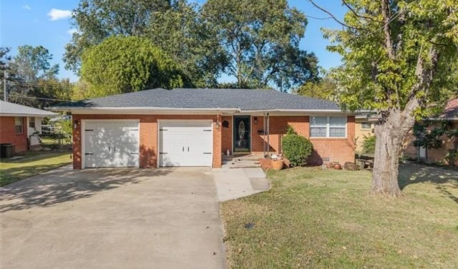 923 Maxwell St, Ardmore, OK 73401 - 3 Beds, 1 Bath