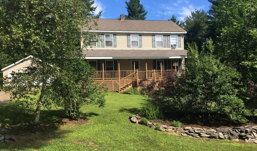 8 Pine Hill Dr, Belfast, ME 04915 - 3 Beds, 2 Bath