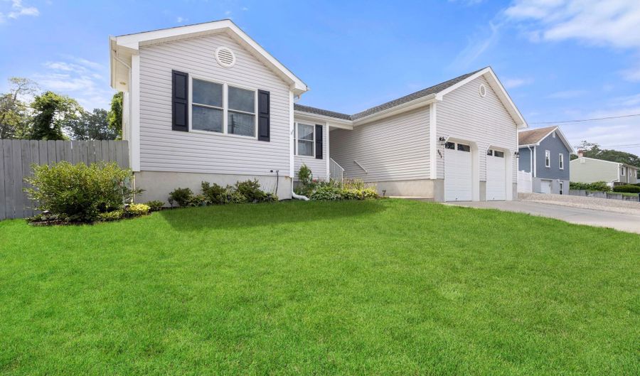 645 Beach Ave, Beachwood, NJ 08722 - 4 Beds, 2 Bath