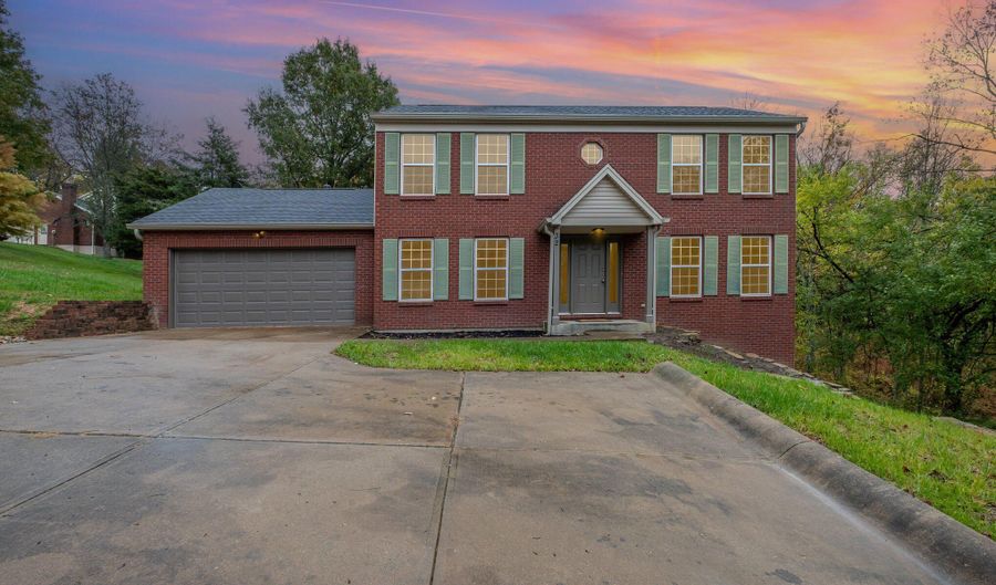 32 Bittersweet Dr, Alexandria, KY 41001 - 3 Beds, 4 Bath