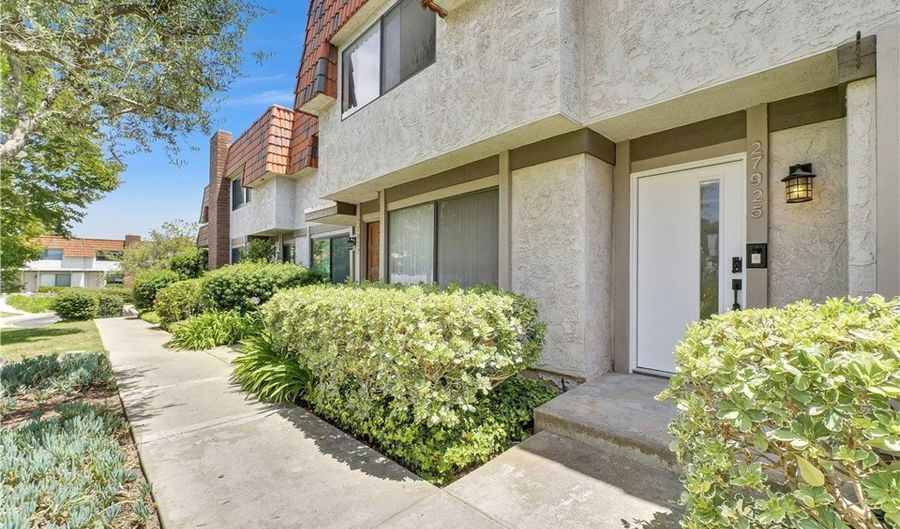 27925 Ridgebluff Ct, Rancho Palos Verdes, CA 90275 - 3 Beds, 3 Bath