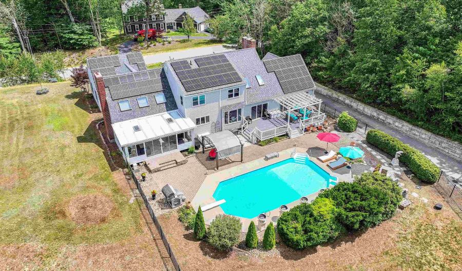 9 Longview Dr, Bow, NH 03304 - 4 Beds, 3 Bath