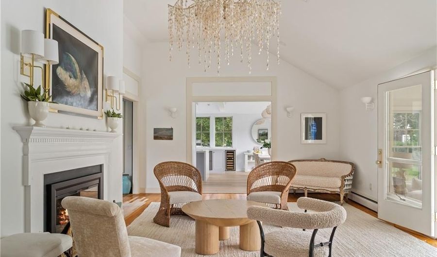 124 Harrison Ave, Newport, RI 02840 - 4 Beds, 4 Bath