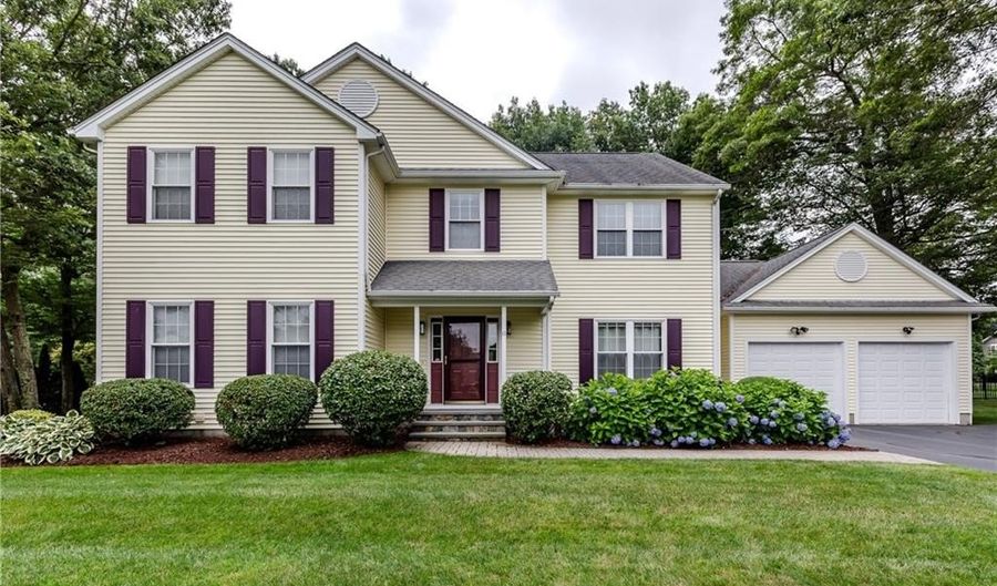 11 Raven Cir, Cranston, RI 02921 - 4 Beds, 4 Bath