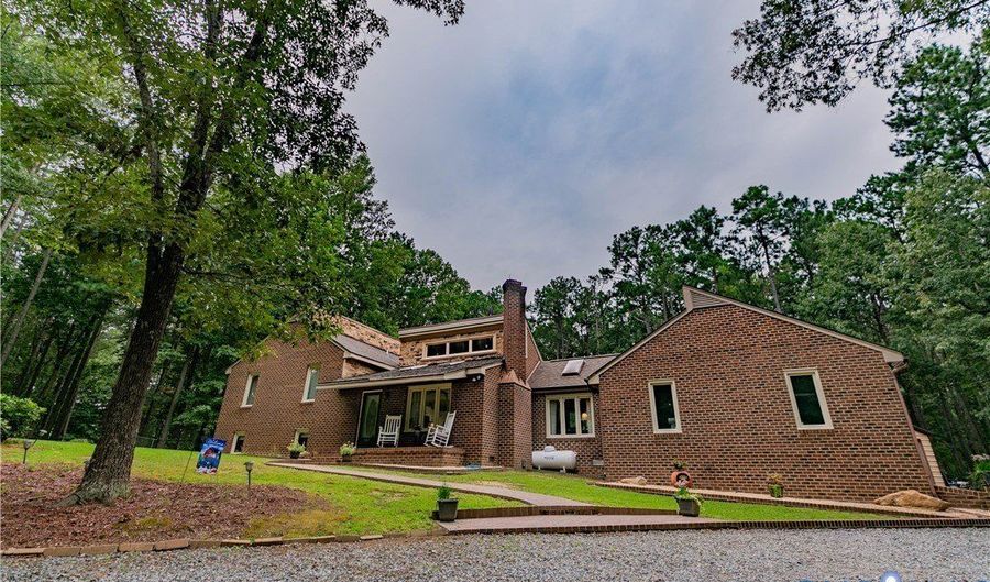 13360 Ashland Rd, Ashland, VA 23005 - 3 Beds, 3 Bath