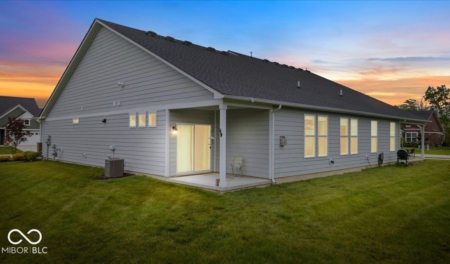 9089 Stone Trace Blvd, Avon, IN 46123 - 2 Beds, 3 Bath