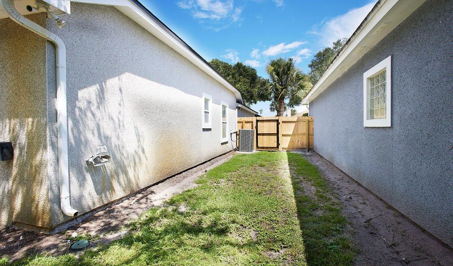 1524 LINKSIDE Dr, Atlantic Beach, FL 32233 - 3 Beds, 2 Bath