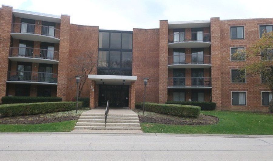 1605 E Central Rd 322C, Arlington Heights, IL 60005 - 3 Beds, 2 Bath