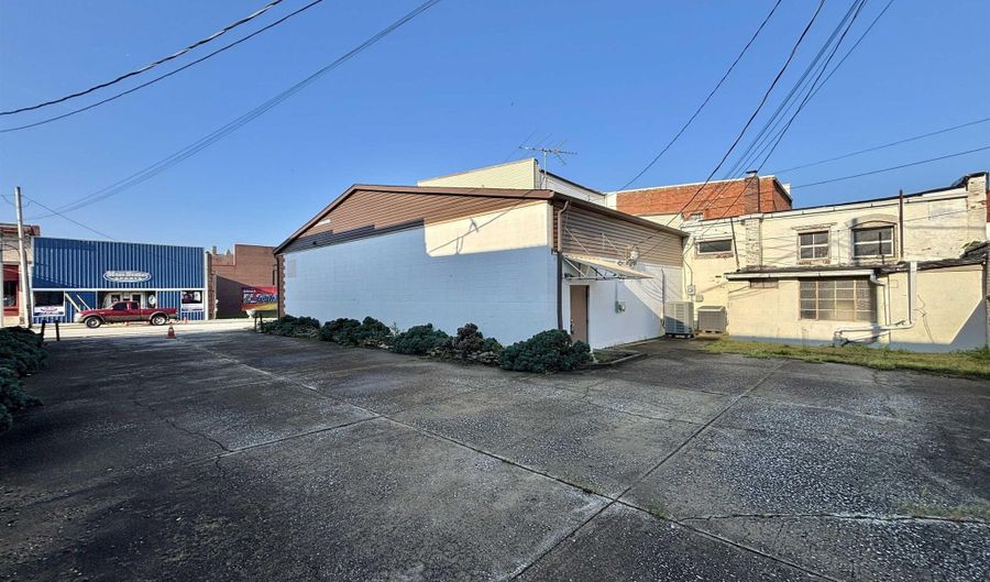 8 E Main St, Bloomfield, IN 47424 - 0 Beds, 0 Bath