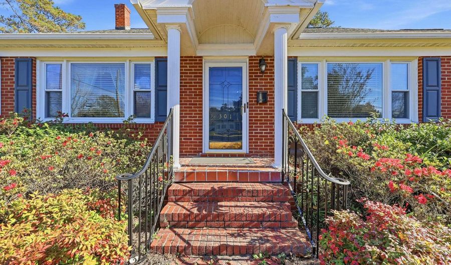 301 S Morgan Ave, Andrews, SC 29510 - 3 Beds, 2 Bath