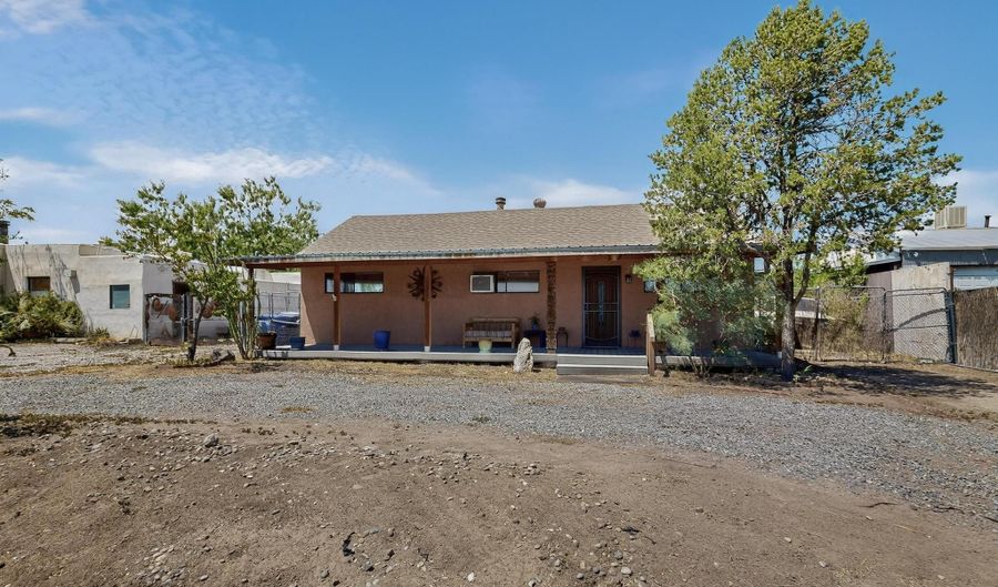 2623 6TH St NW, Albuquerque, NM 87107 - 3 Beds, 1 Bath