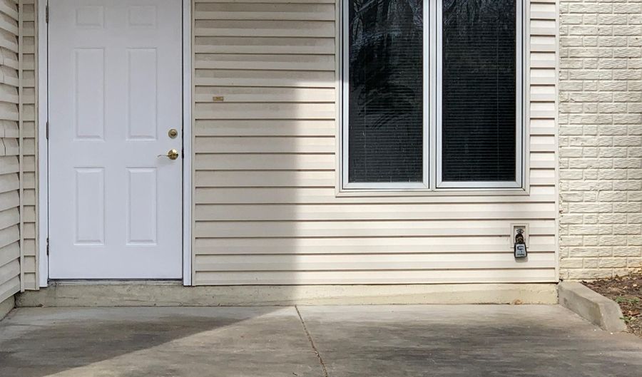 8309 OLD SEVEN LOCKS Rd A, Bethesda, MD 20817 - 3 Beds, 2 Bath