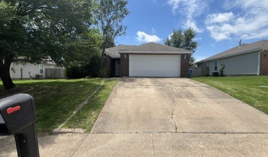 2607 SW 10Th St, Bentonville, AR 72712 - 3 Beds, 2 Bath