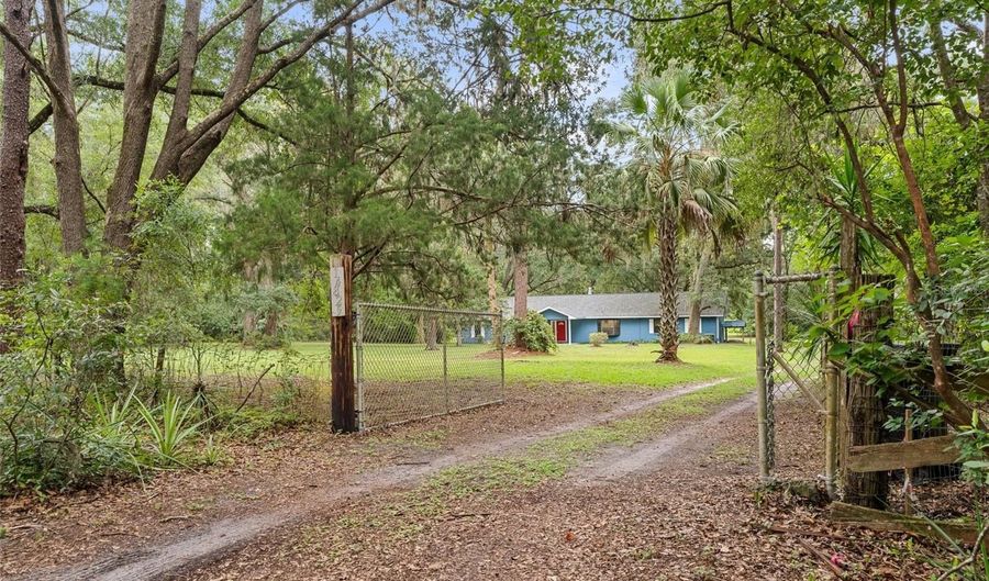 14825 SW 83RD Ter, Archer, FL 32618 - 4 Beds, 3 Bath