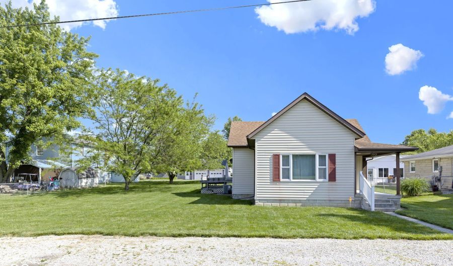 310 W Jackson St, Alexandria, IN 46001 - 3 Beds, 2 Bath