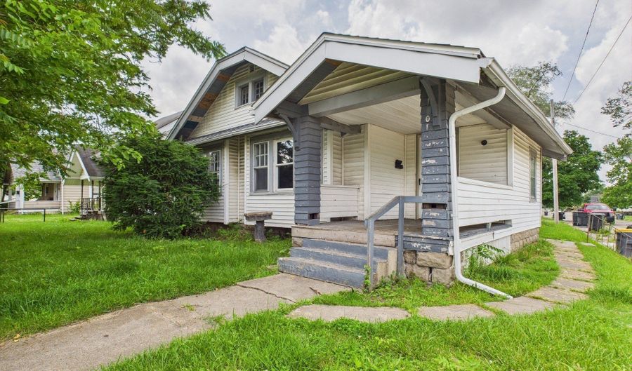 1201 Arrow Ave, Anderson, IN 46016 - 3 Beds, 1 Bath
