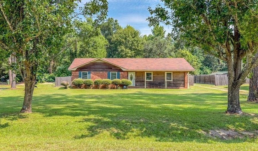 1605 Forrest Ln, Bainbridge, GA 39817 - 3 Beds, 2 Bath